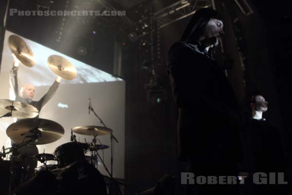 LAIBACH - 2015-04-05 - PARIS - Divan du Monde - Milan Fras - Mina Špiler